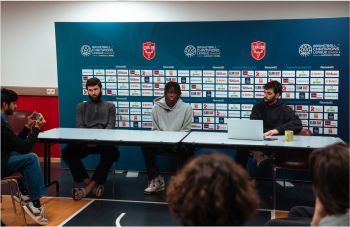 "Sports Without Borders " - Interview d'athlètes anglophones - 1G3 - Elan Chalon - Lycée Saint Charles